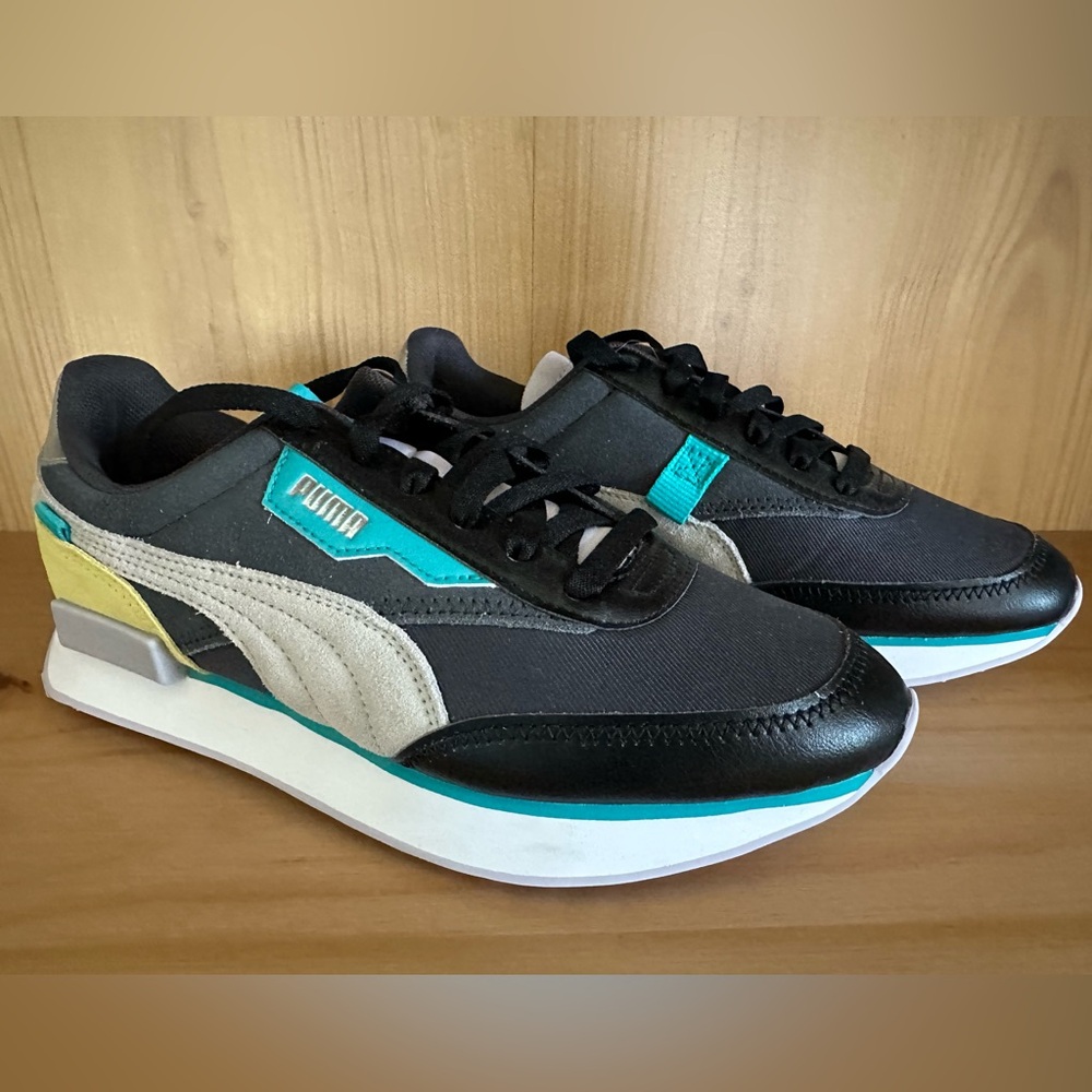 NWOT. Puma Future Rider women’s sneakers.